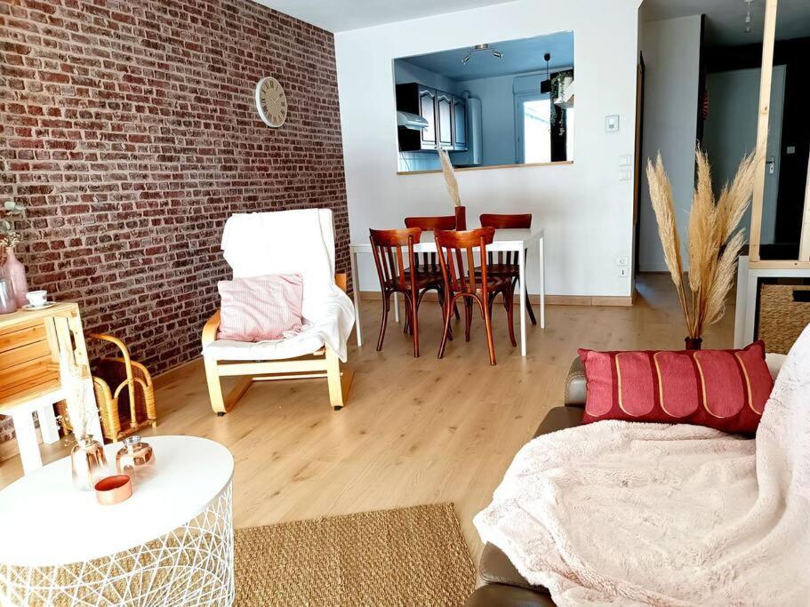 Apartament Le Cosy Plein Centre Avec Terrasse Meximieux Zewnętrze zdjęcie