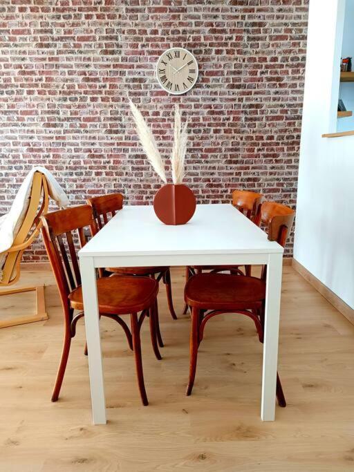 Apartament Le Cosy Plein Centre Avec Terrasse Meximieux Zewnętrze zdjęcie