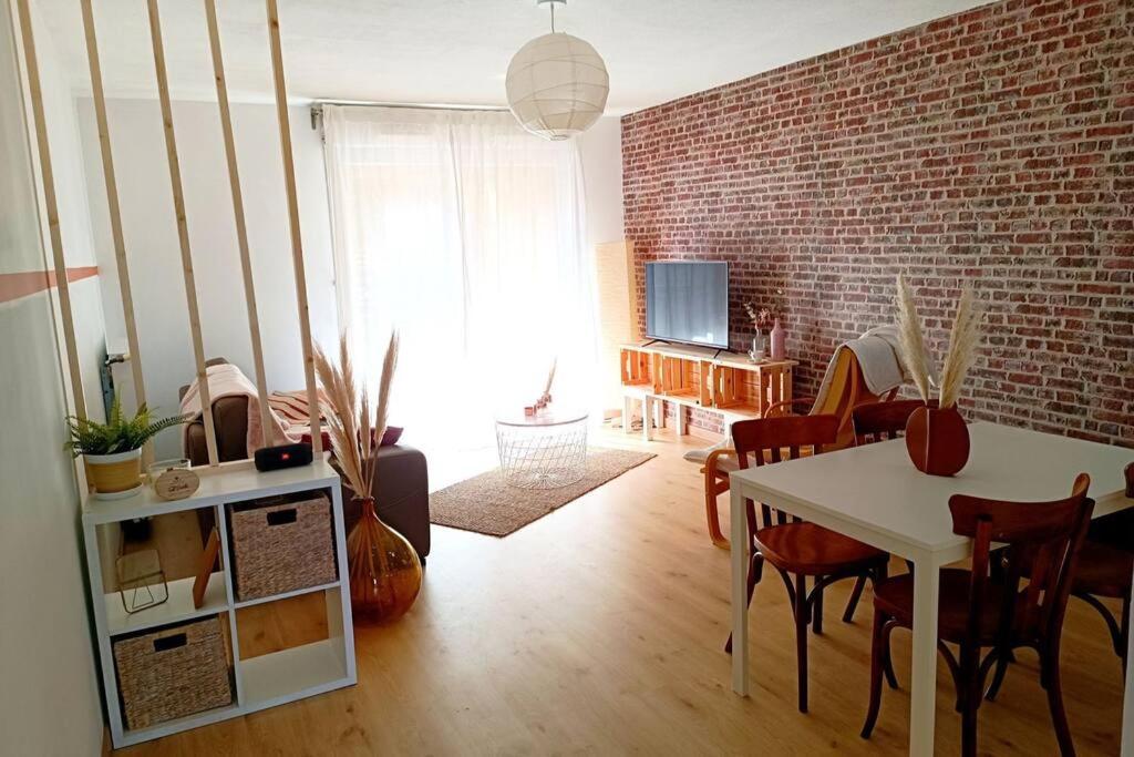 Apartament Le Cosy Plein Centre Avec Terrasse Meximieux Zewnętrze zdjęcie